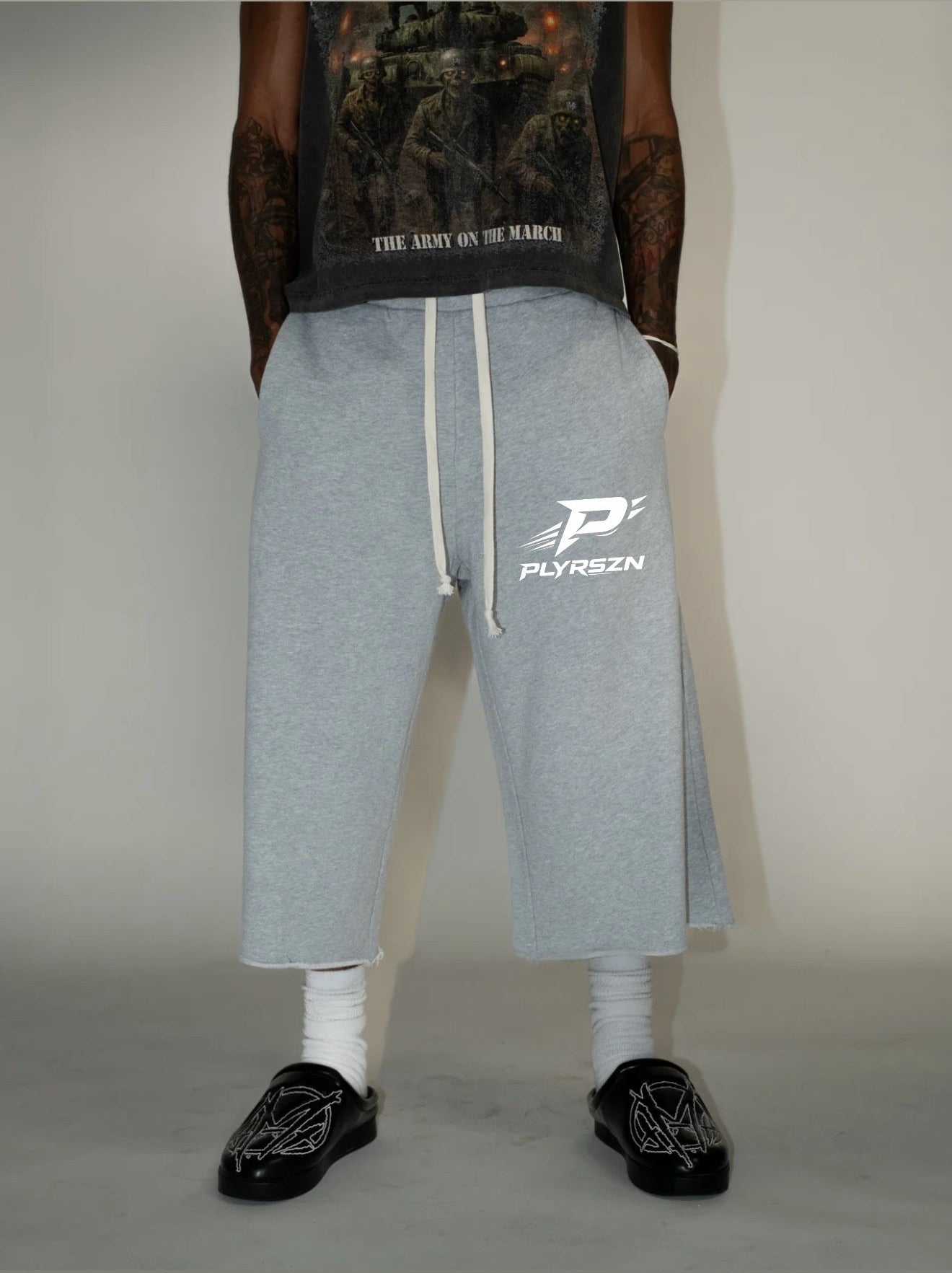 BAGGY DESIGNER SHORTS
