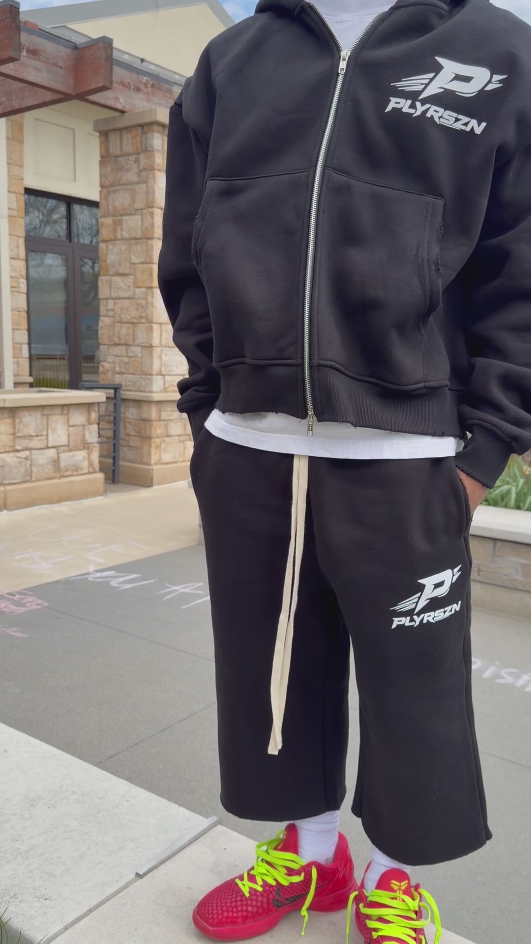 Relaxed Drawstring Three-quarter Sweatpants